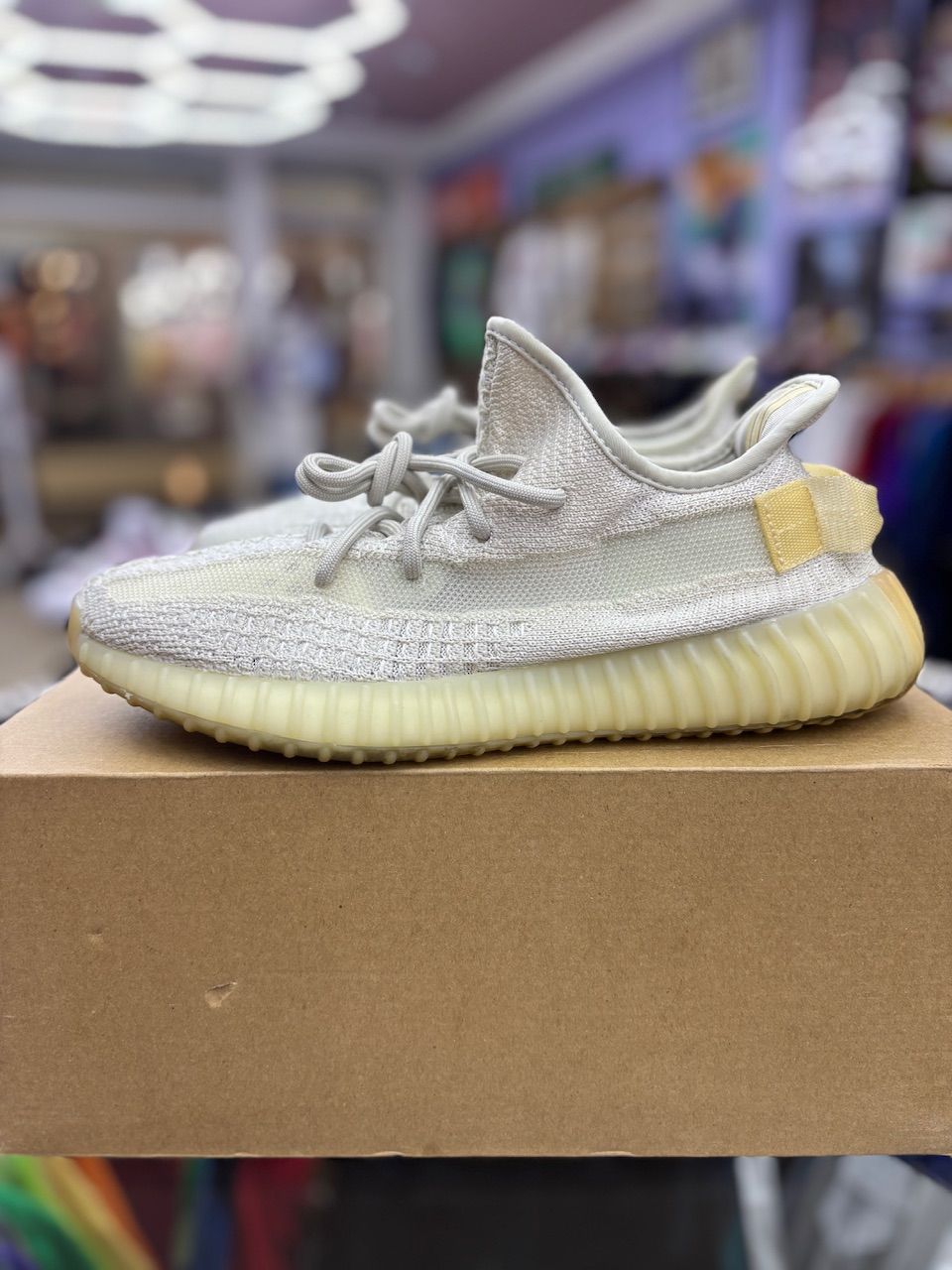 adidas Yeezy Boost 350 V2 Light - Used/Worn
