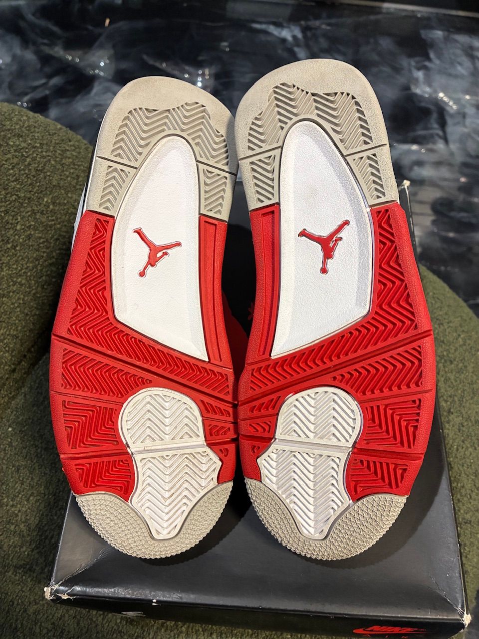 Jordan 4 Retro Fire Red (2020) (GS) - Used/Worn