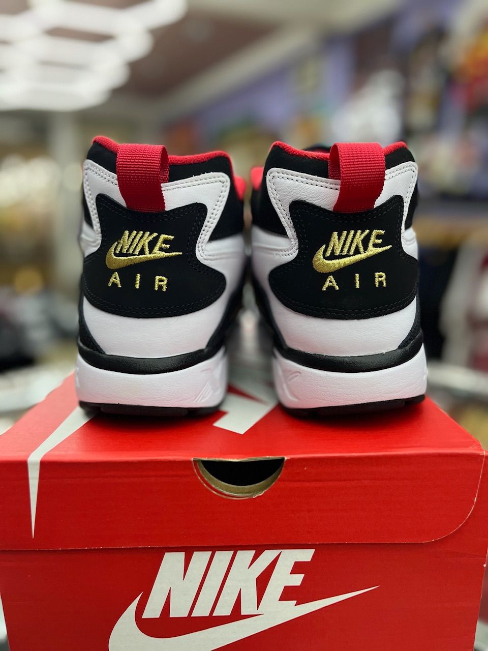 Nike Air Diamond Turf 49ers (2025) - Like New