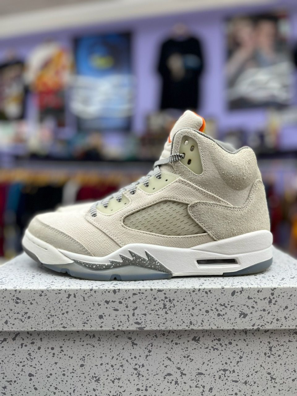 Jordan 5 Retro SE Craft Light Orewood Brown - Used/Worn