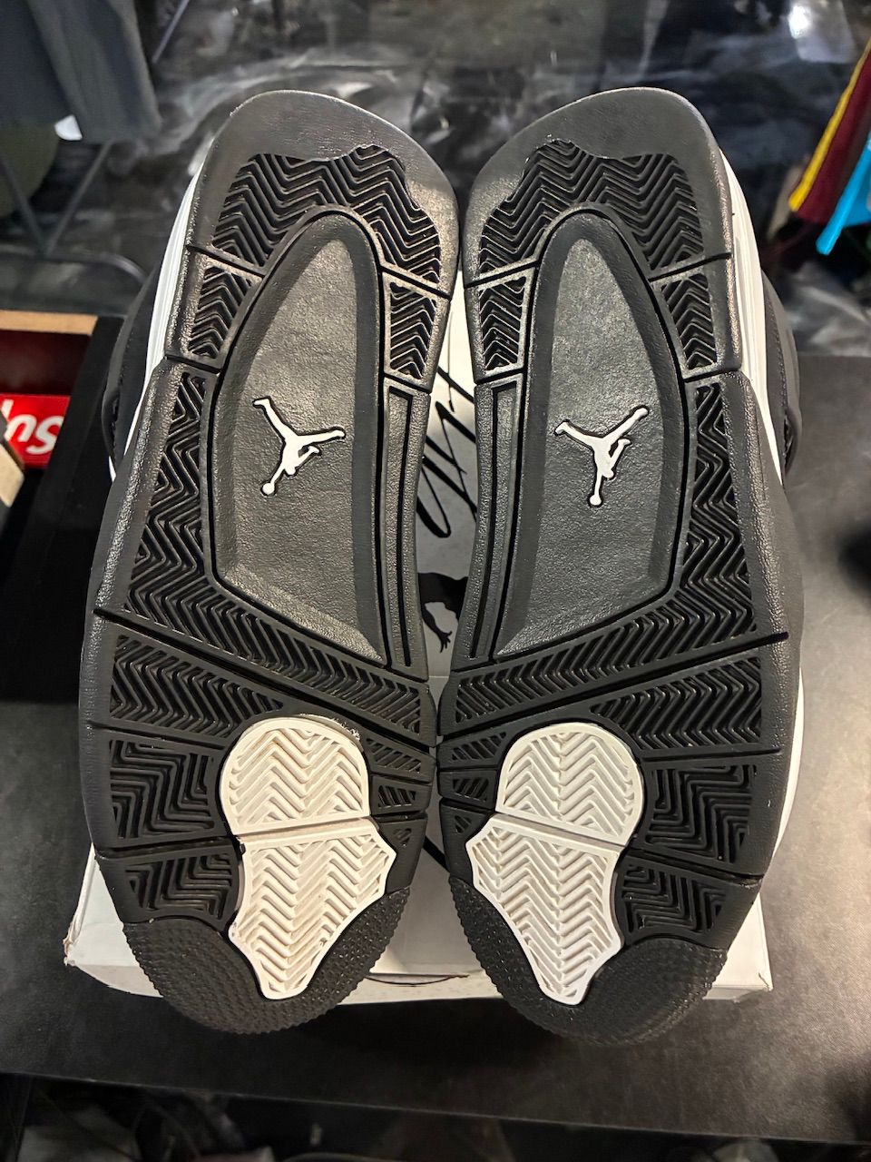 Jordan 4 Retro White Thunder - Used/Worn
