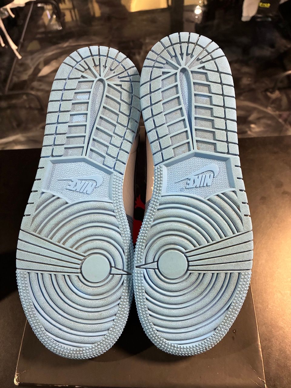 Jordan 1 Retro High OG University Blue (GS) - Used/Rep Box