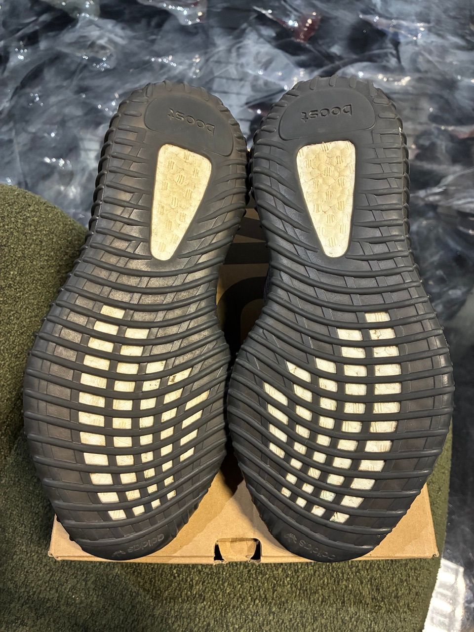 adidas Yeezy Boost 350 V2 Black (Non-Reflective) - Used/Worn