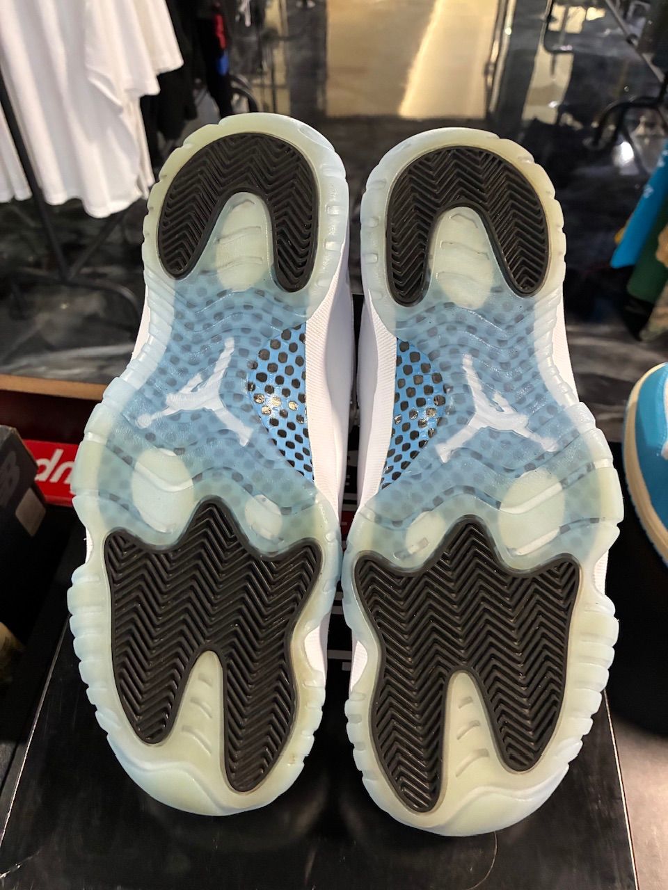 Jordan 11 Retro Legend Blue (2024) - Used/Worn