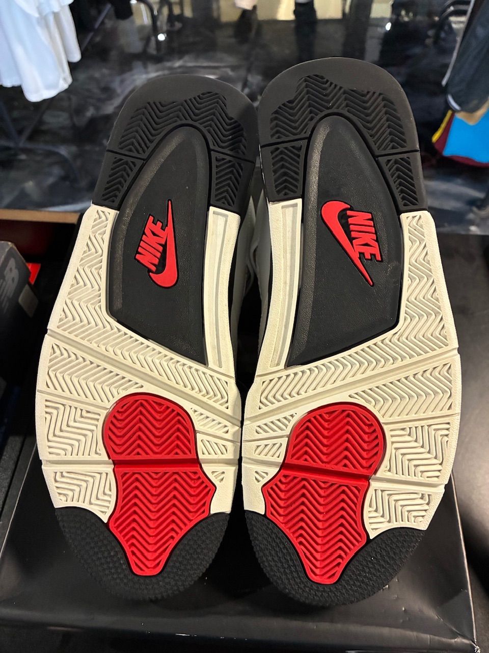 Jordan 4 Retro OG Flight Club - Used/Worn