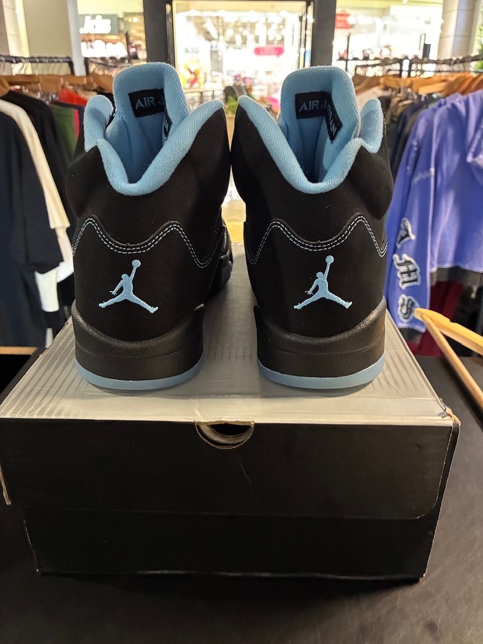 Jordan 5 Retro Black University Blue (2026) - Used/Worn