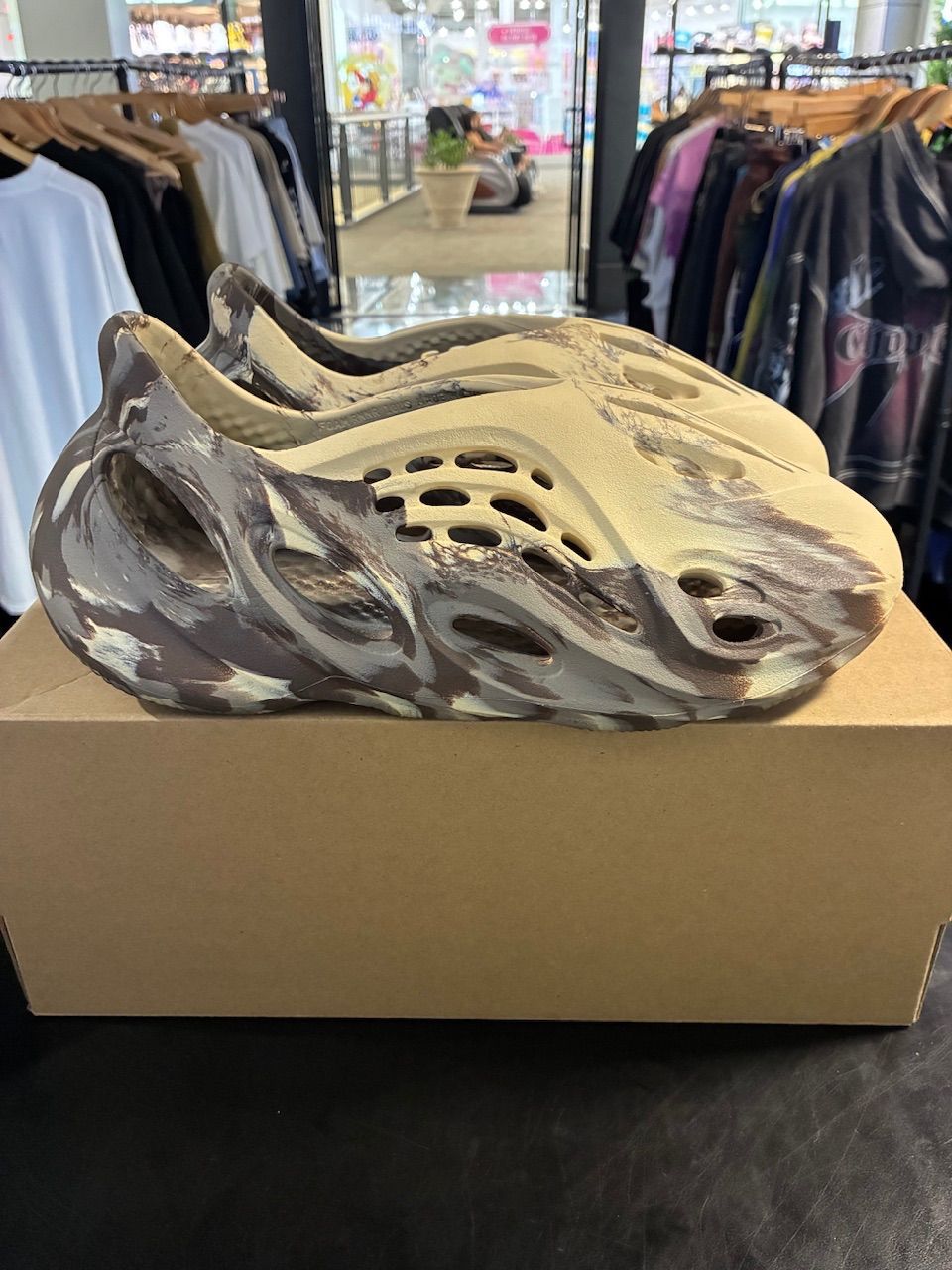 adidas Yeezy Foam RNNR MX Cream Clay - Used/Worn