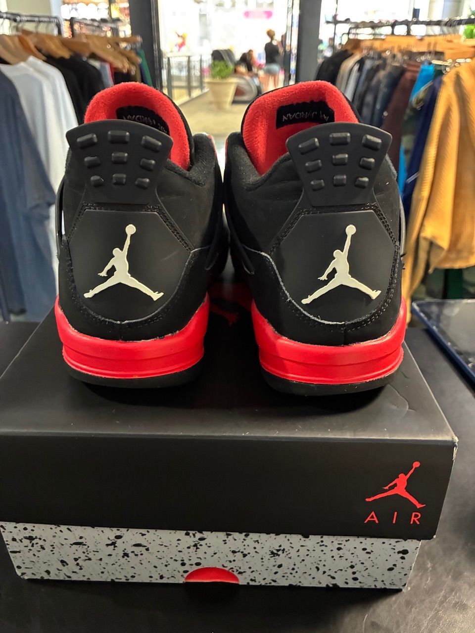 Jordan 4 Retro Red Thunder (GS) - Used/Worn