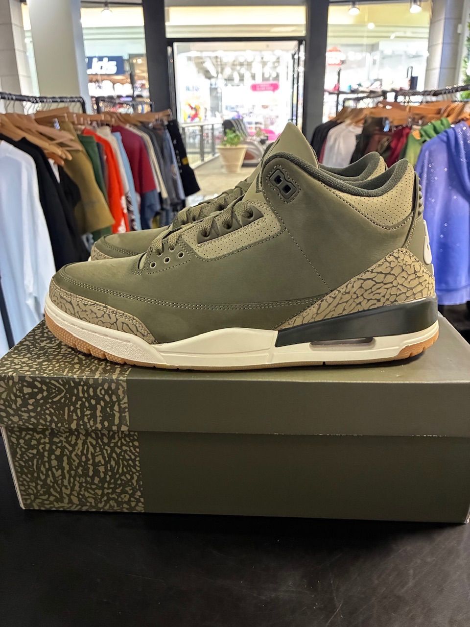 Jordan 3 Retro Family Affair - Used/Worn