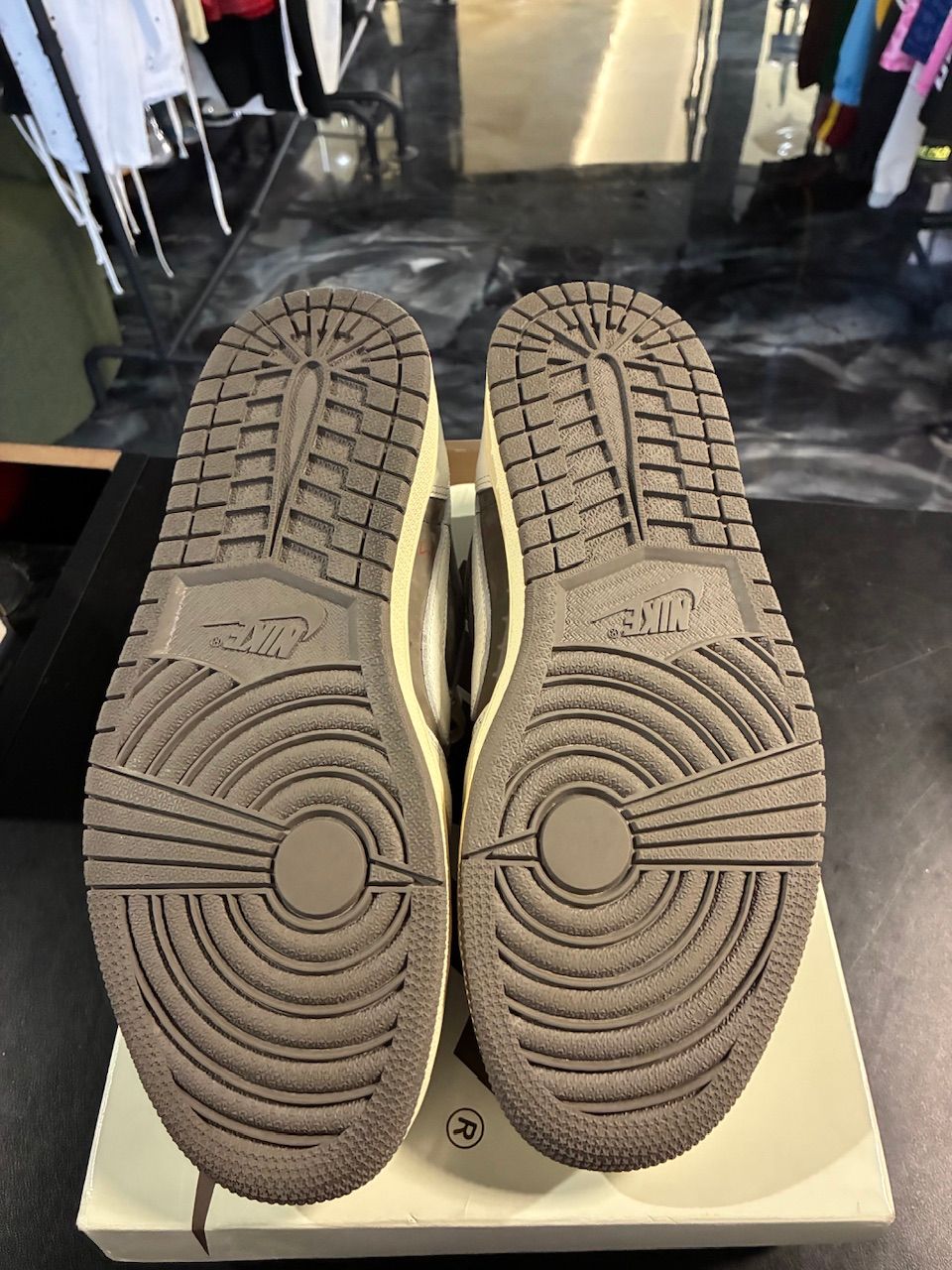 Jordan 1 Retro Low OG SP Travis Scott Reverse Mocha - Used/Worn