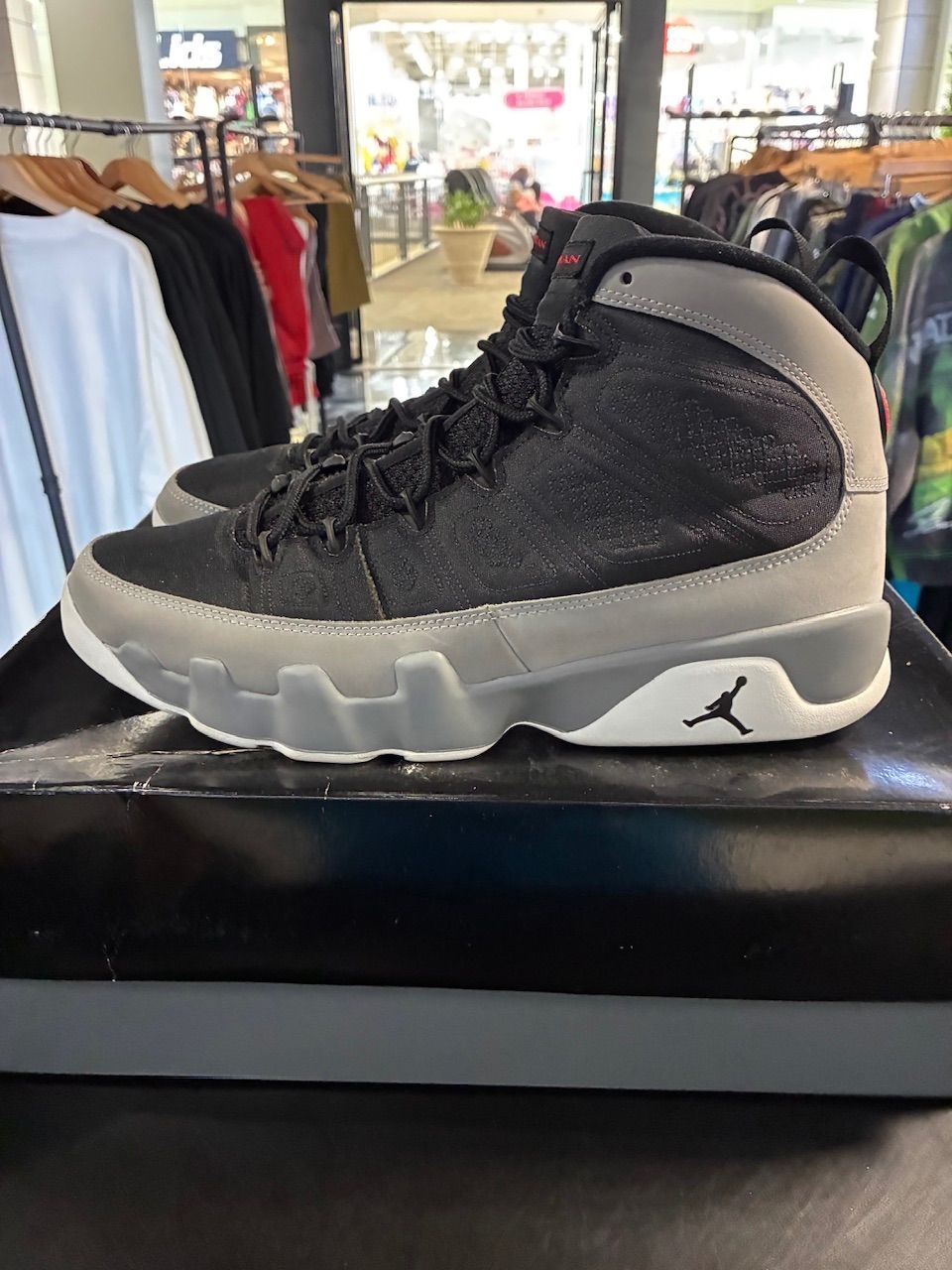 Jordan 9 Retro Particle Grey - Used/Worn