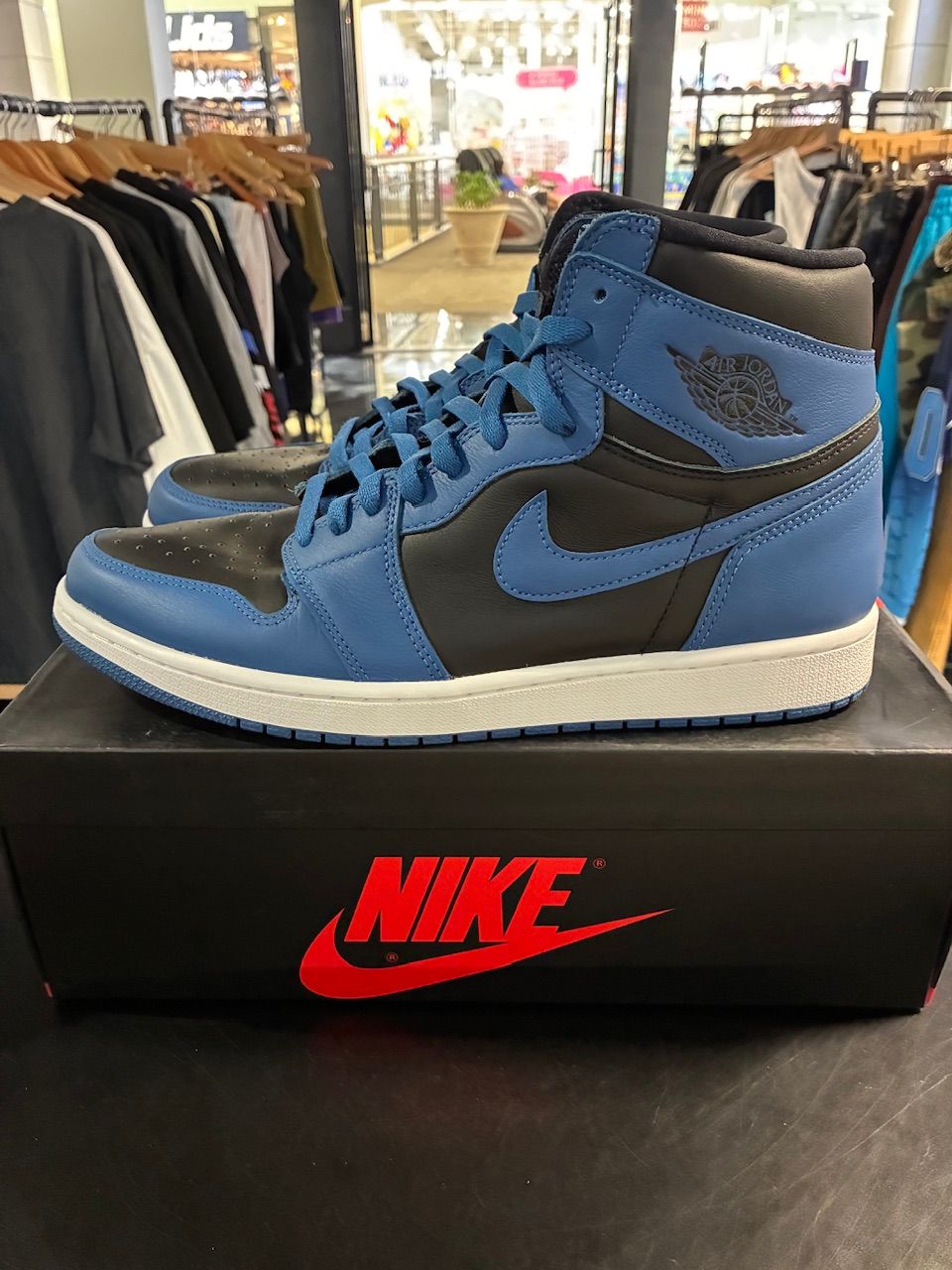 Jordan 1 Retro High OG Dark Marina Blue - Used/Worn