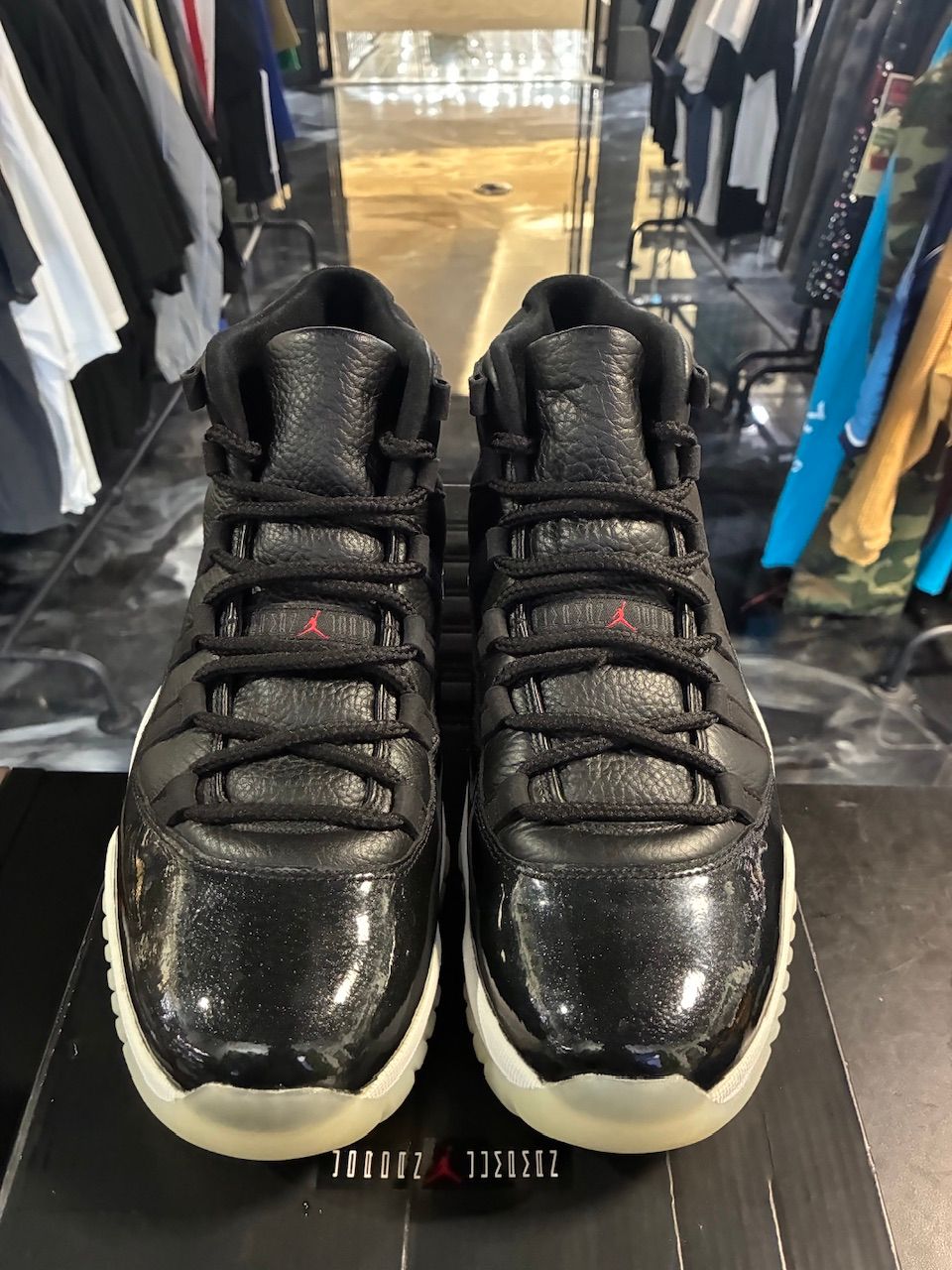 Jordan 11 Retro 72-10 - Like New