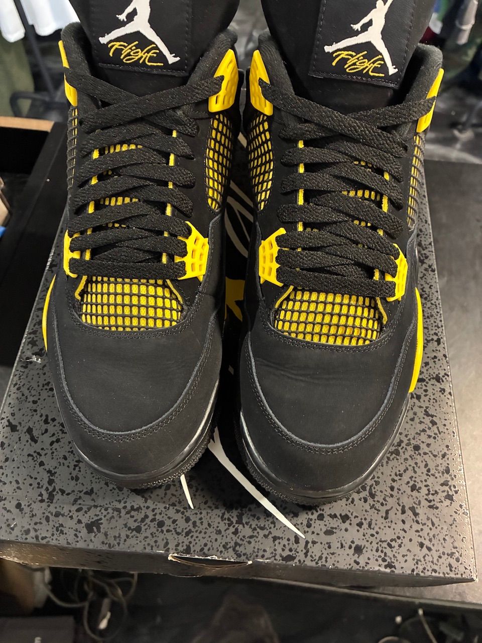 Jordan 4 Retro Thunder (2023) - Used/Worn