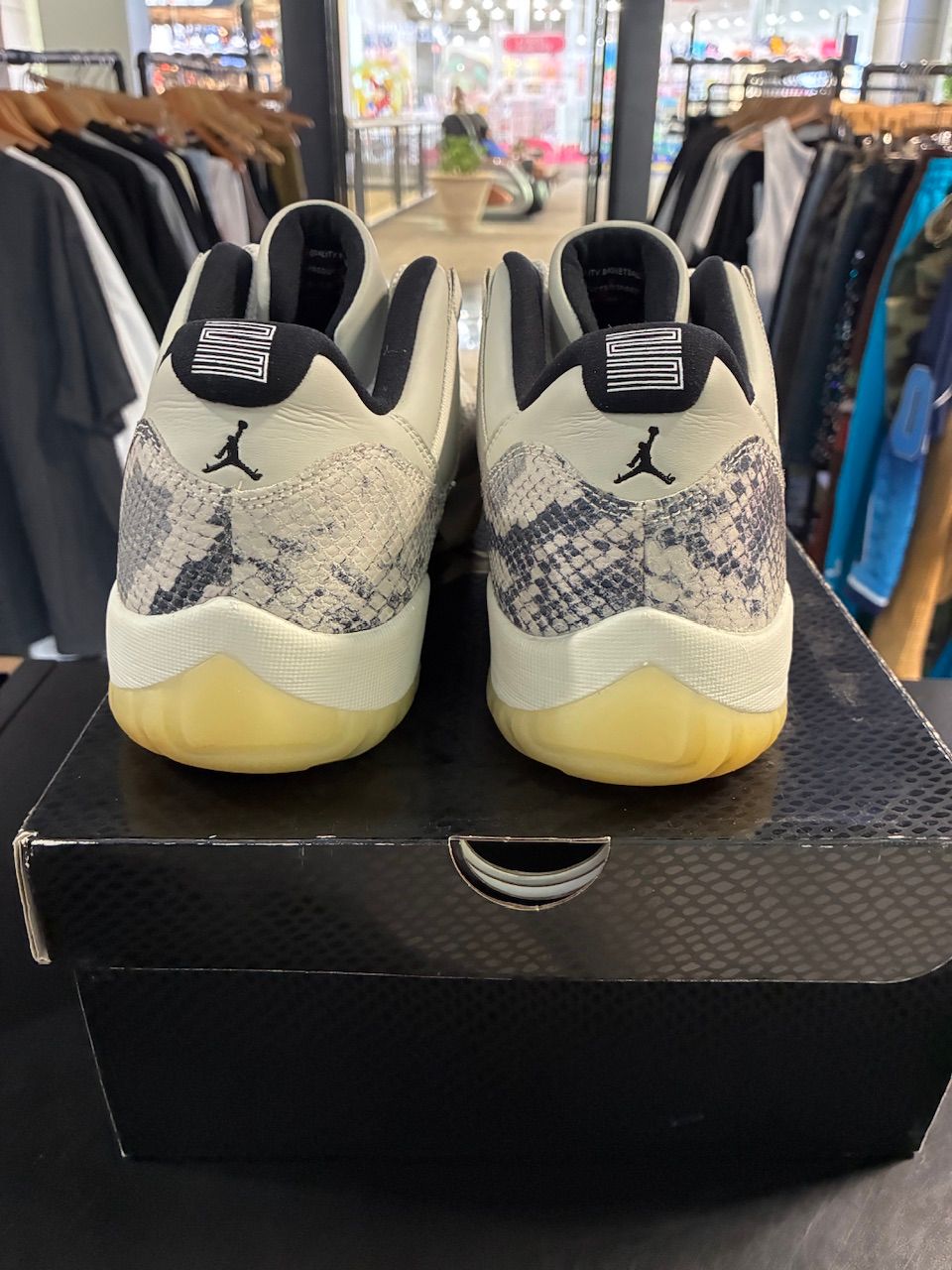 Jordan 11 Retro Low Snake Light Bone - Used/Worn