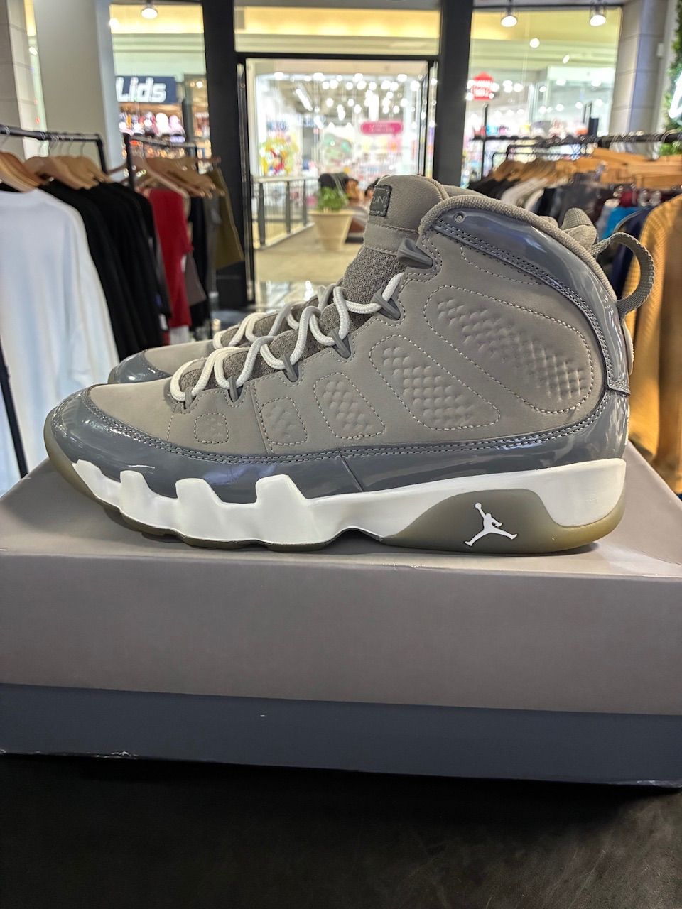 Jordan 9 Retro Cool Grey (2025) - Used/Worn