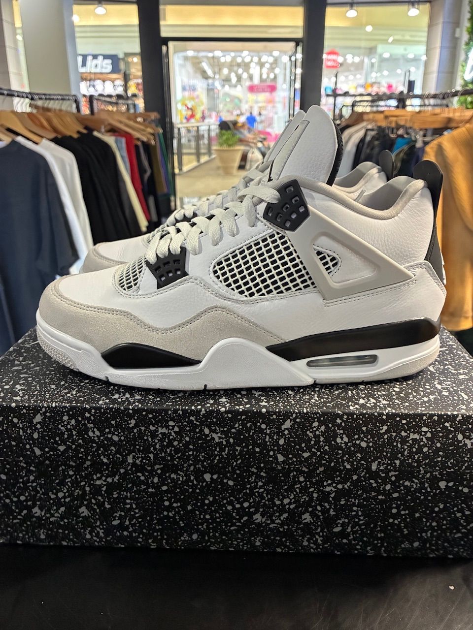 Jordan 4 Retro Military Black - Used/Worn