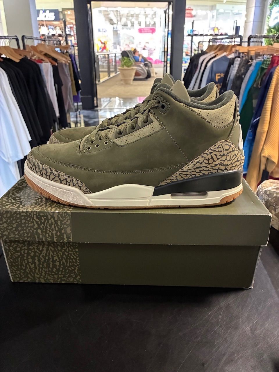 Jordan 3 Retro Family Affair - Used/Worn