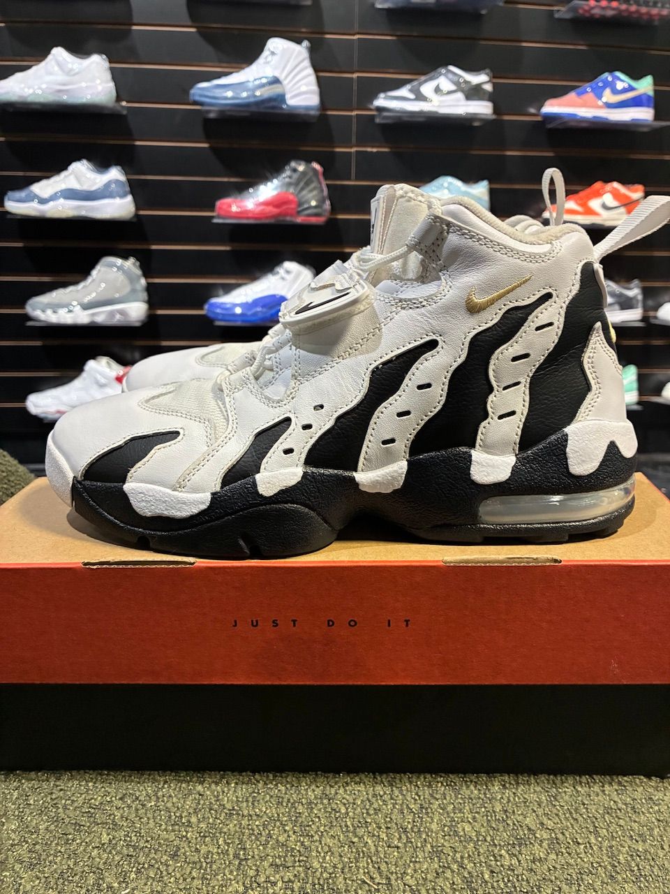 Nike Air DT Max '96 Colorado Away White Black - Used/Worn
