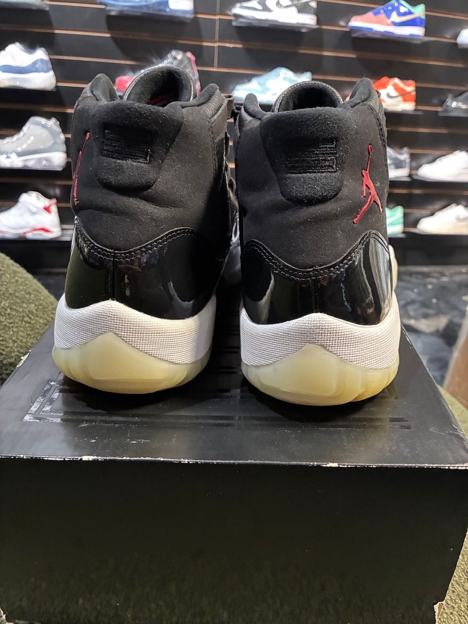 Jordan 11 Retro 72-10 - Used/Worn