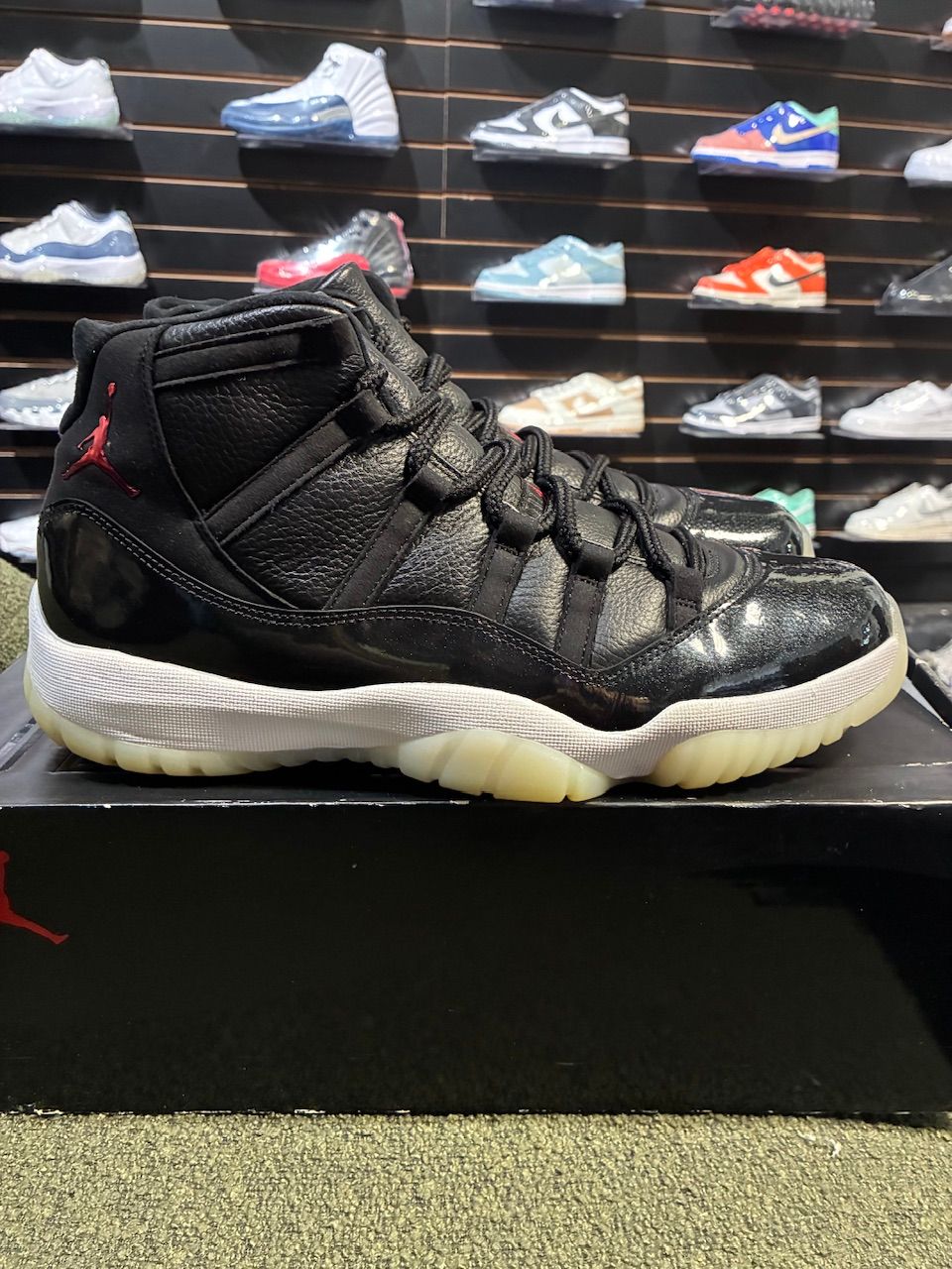Jordan 11 Retro 72-10 - Used/Worn