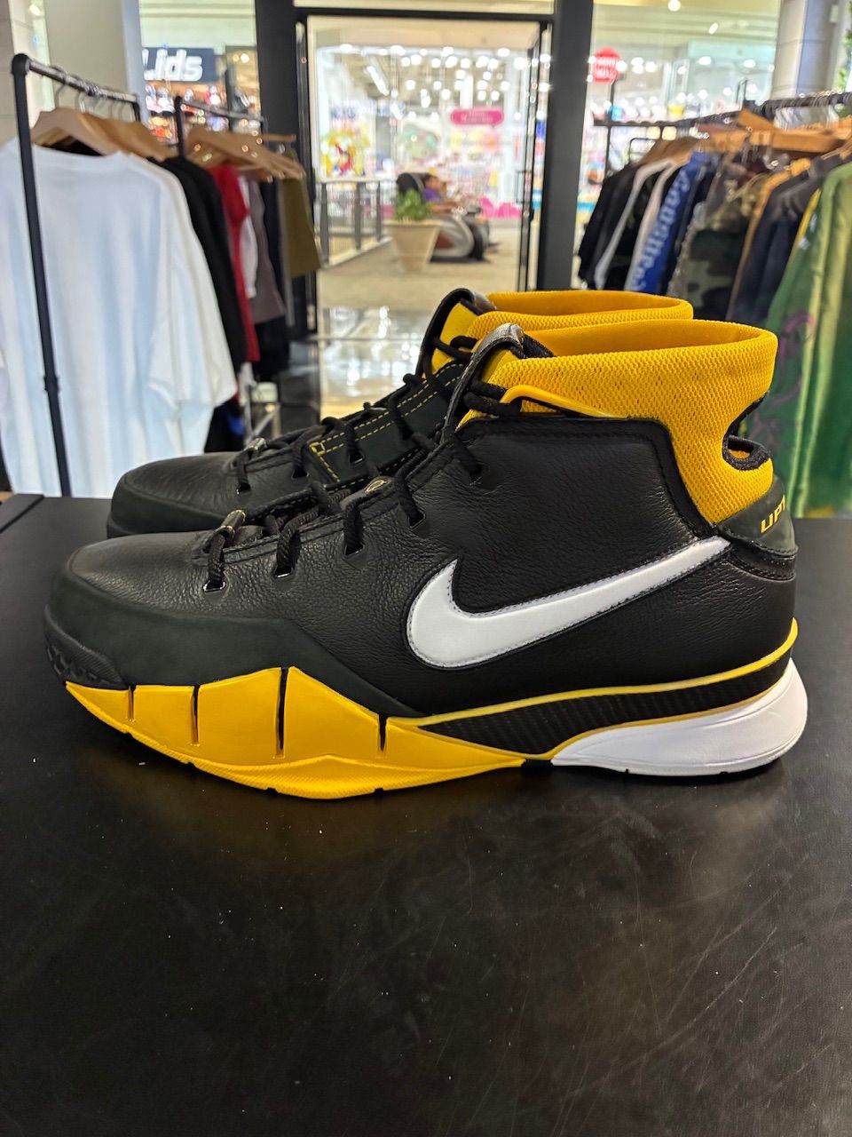 Nike Kobe 1 Protro Black Maize - No Box/Used