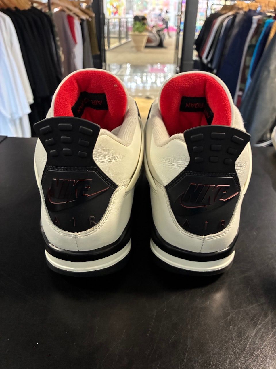 Jordan 4 Retro OG Flight Club - No Box/Used