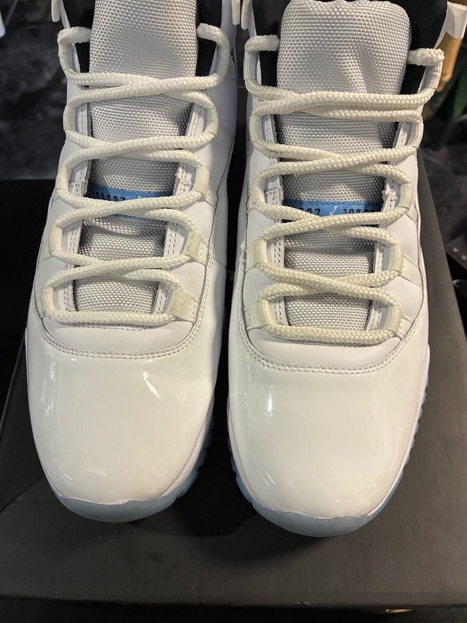 Jordan 11 Retro Legend Blue (2024) - Used/Rep Box