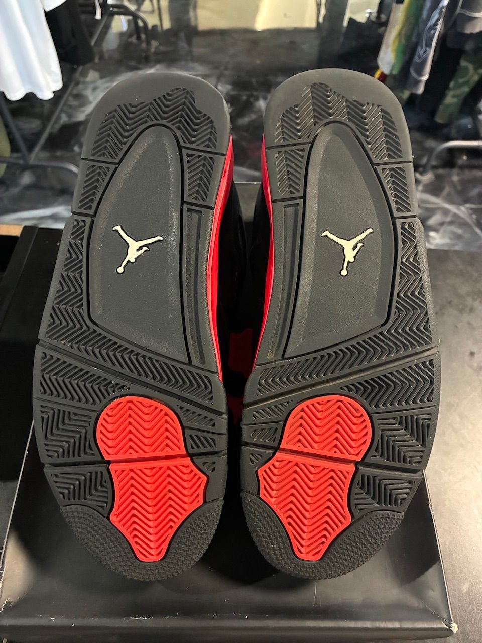Jordan 4 Retro Red Thunder - Used/Worn