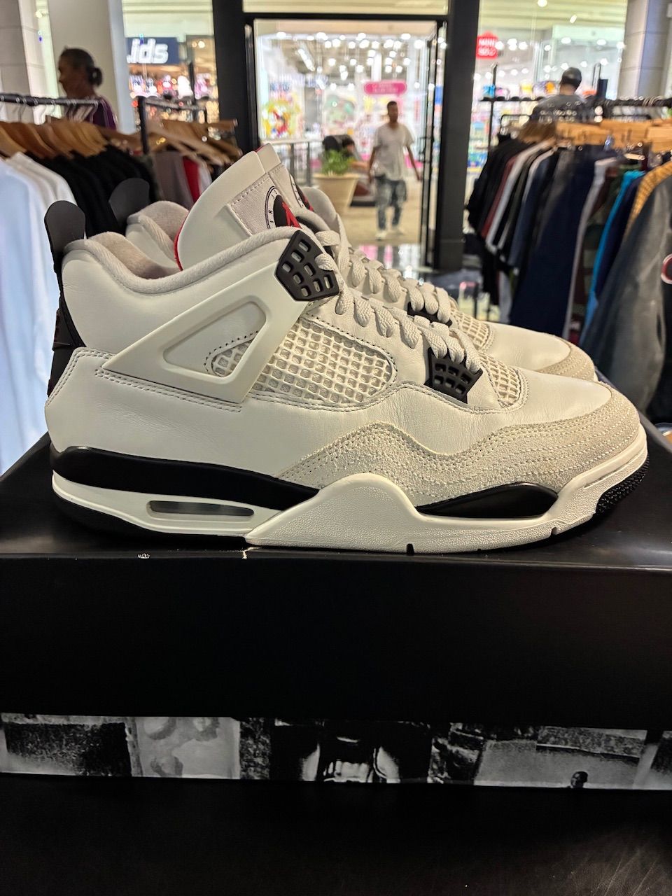 Jordan 4 Retro OG Flight Club - Used/Worn