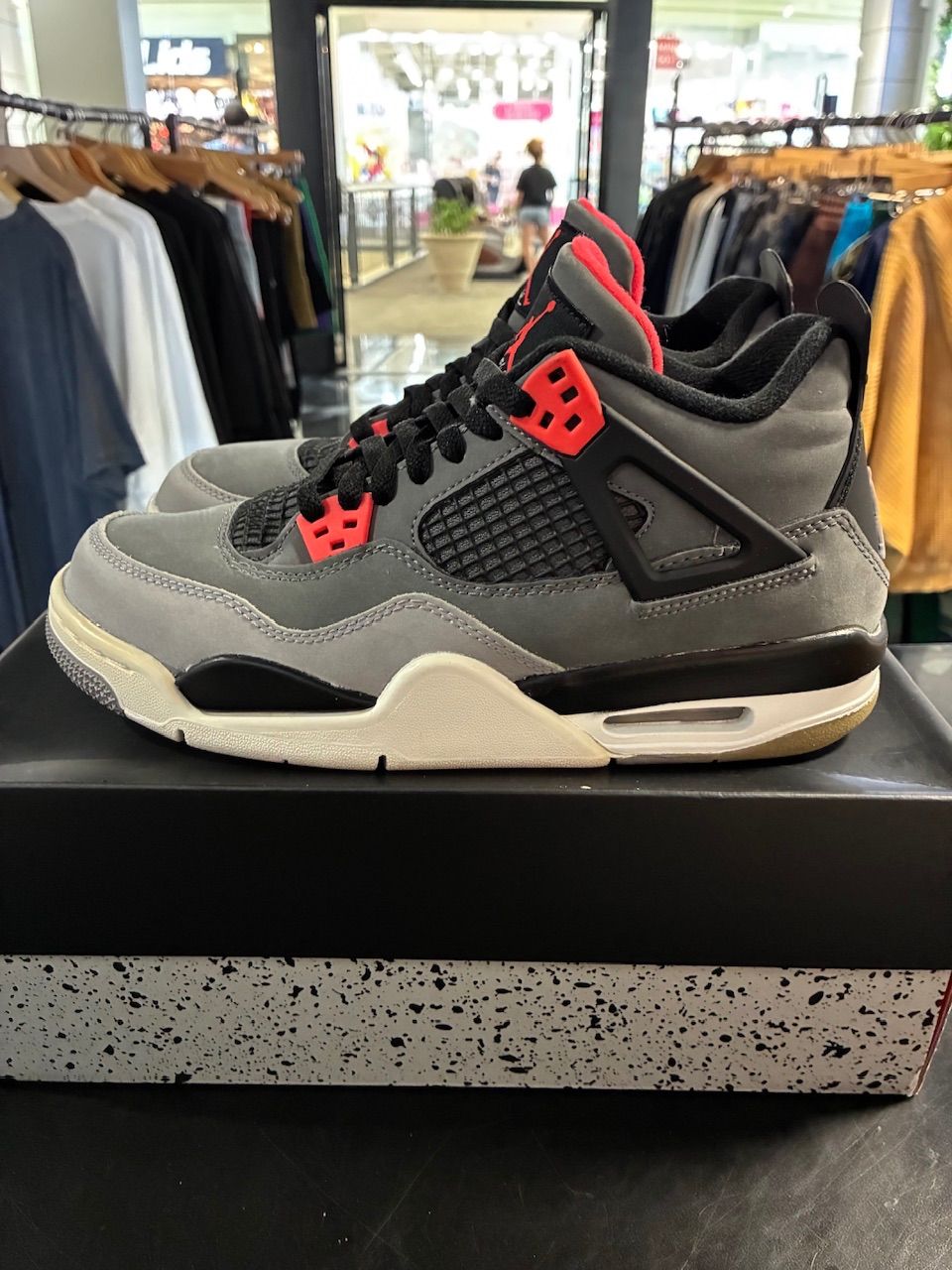 Jordan 4 Retro Infrared (GS) - Used/Worn