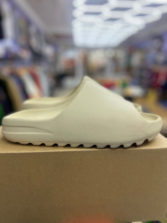 adidas Yeezy Slide Bone (2022/2023 Restock) - Used/Worn