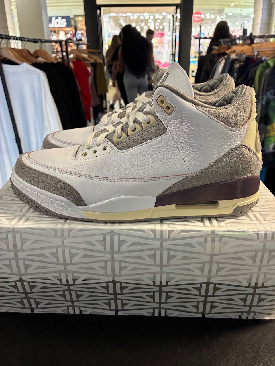 Jordan 3 Retro SP A Ma Maniére (Women's) - Used/Worn