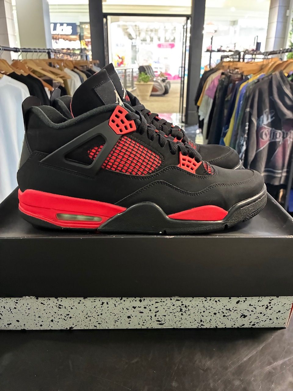 Jordan 4 Retro Red Thunder - Used/Worn