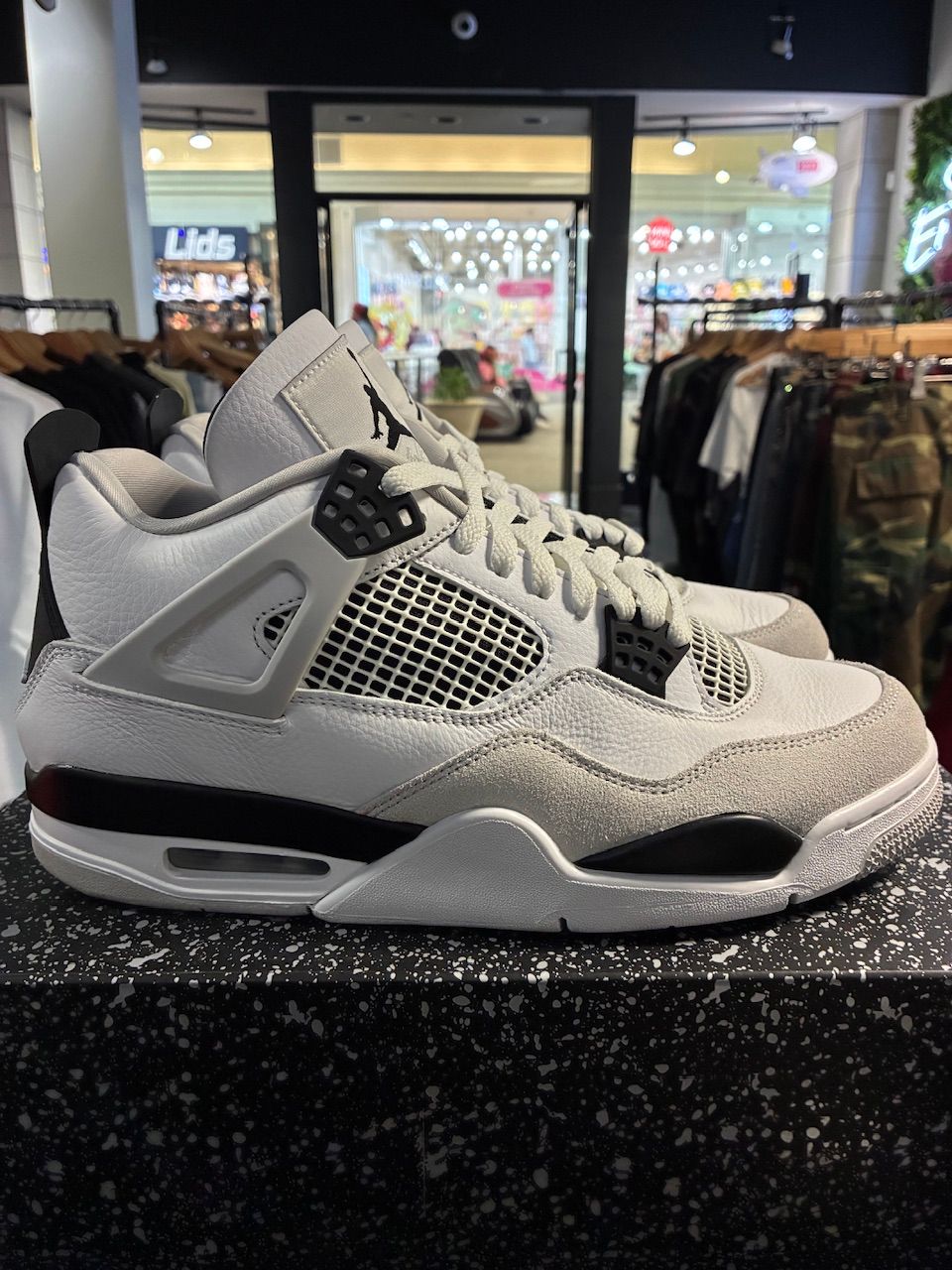 Jordan 4 Retro Military Black - Used/Worn