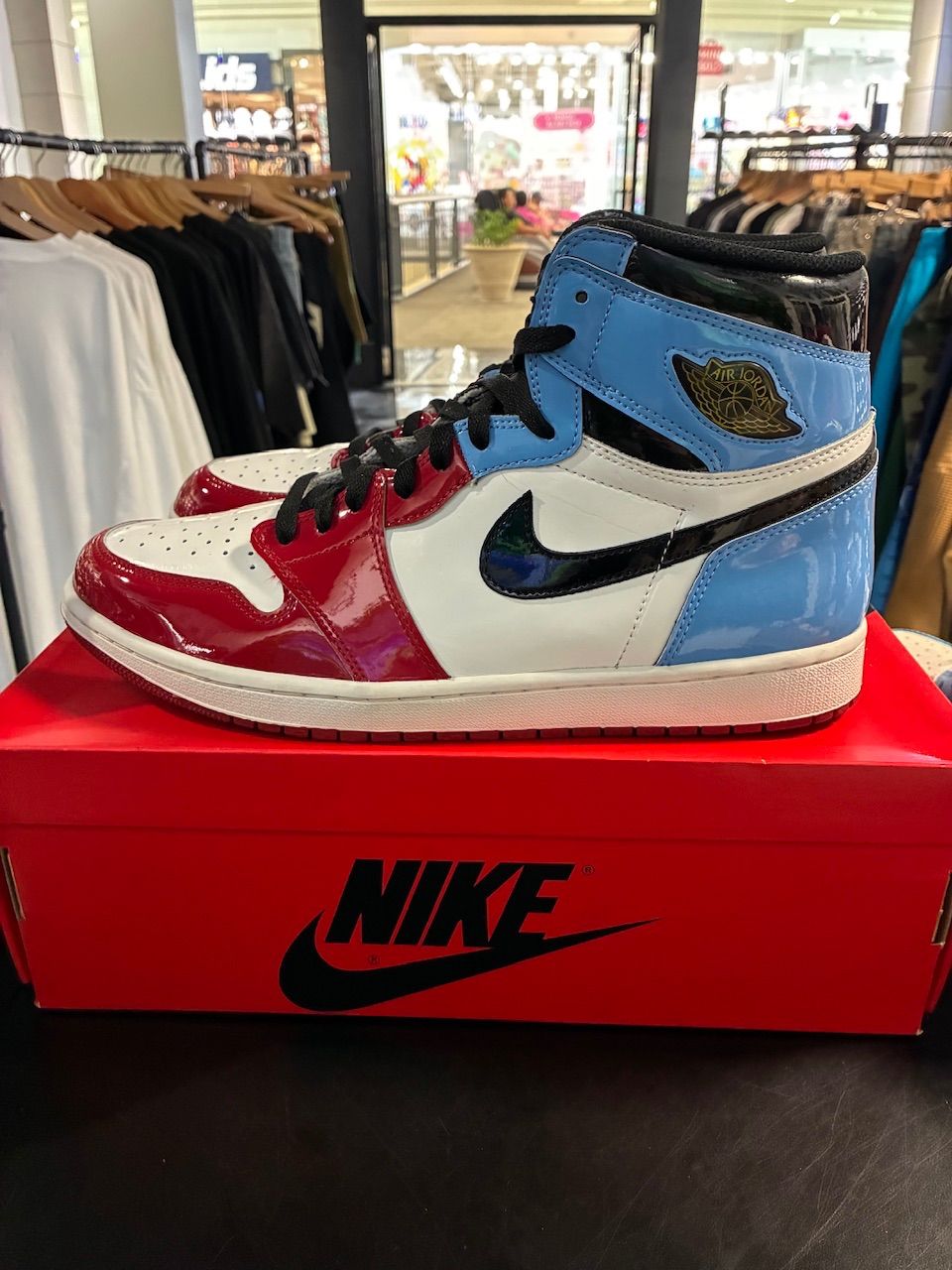 Jordan 1 Retro High Fearless UNC Chicago - Used/Worn
