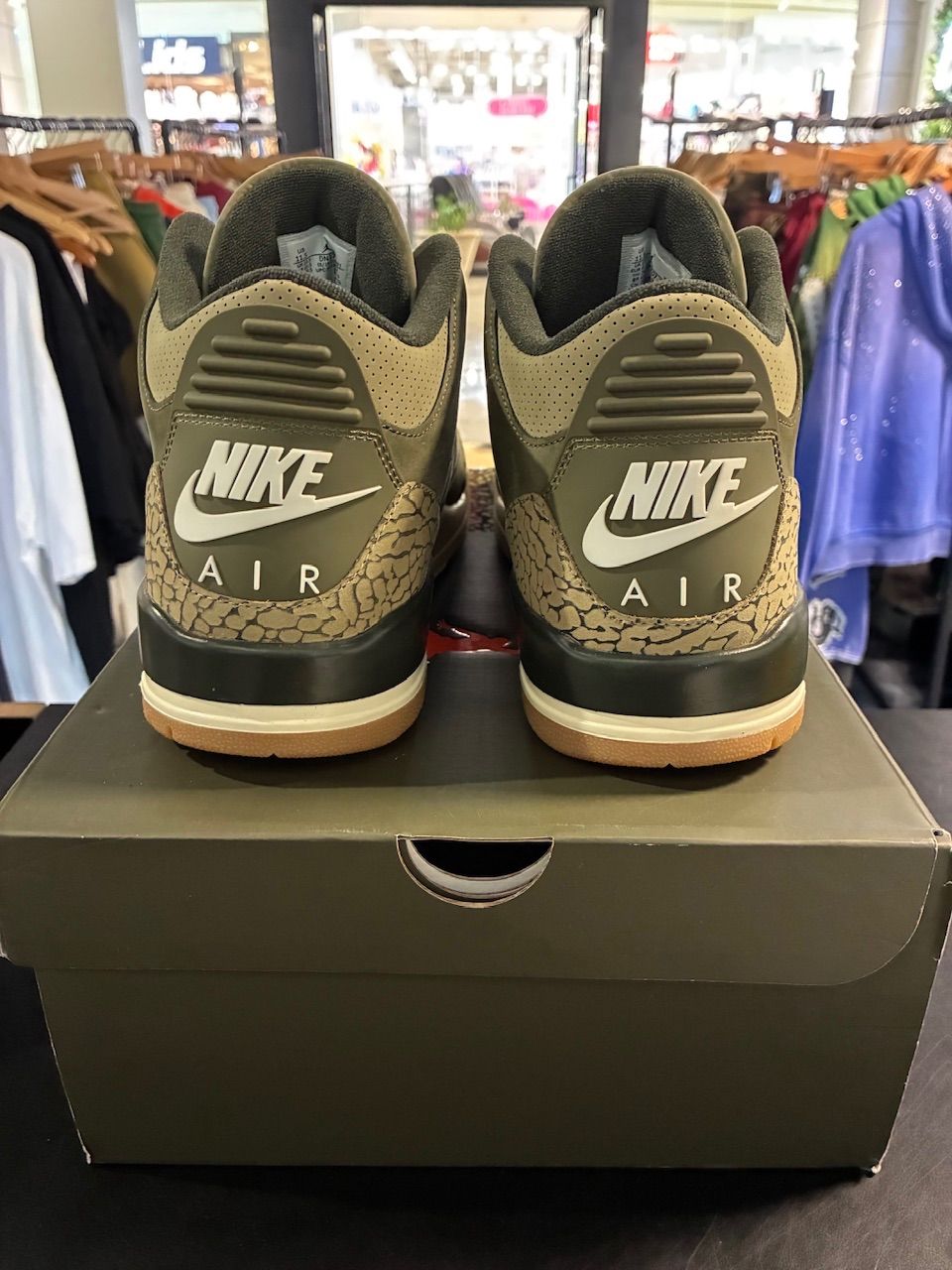 Jordan 3 Retro Family Affair - Used/Worn