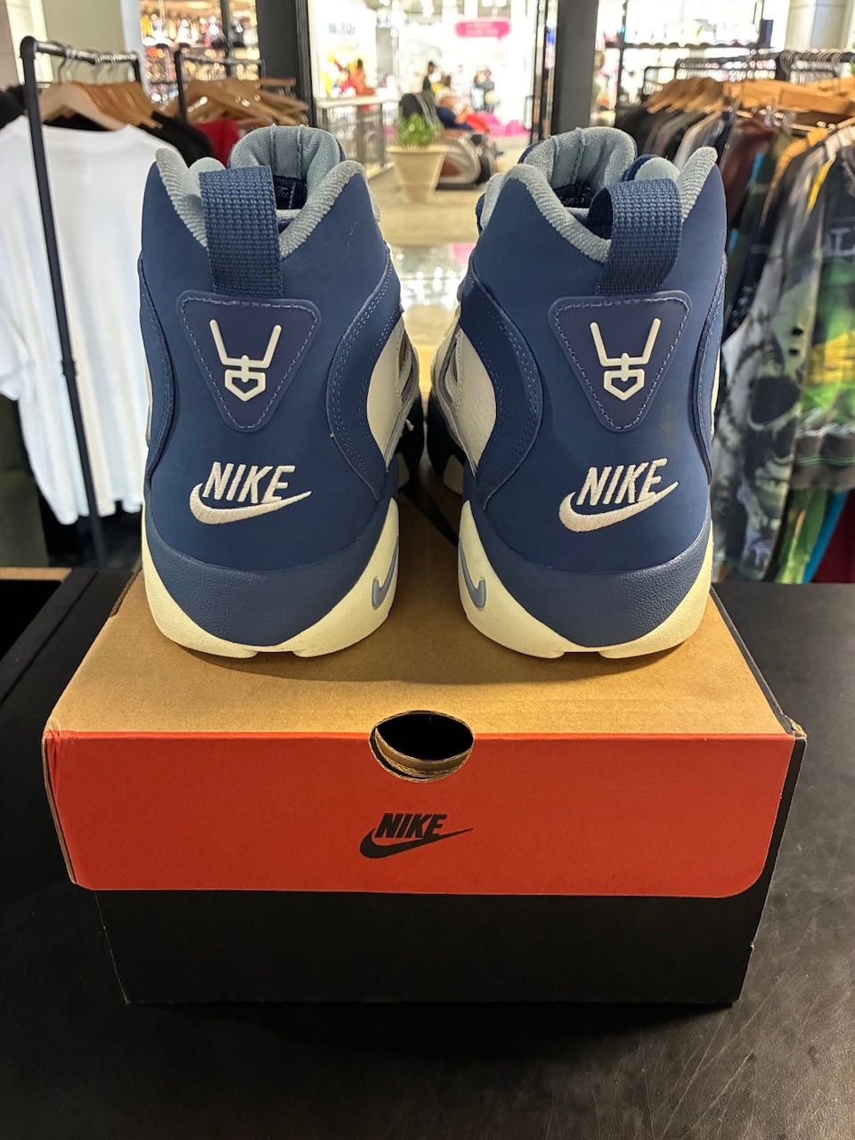 Nike Air Diamond Turf 2 Royals - Used/Worn