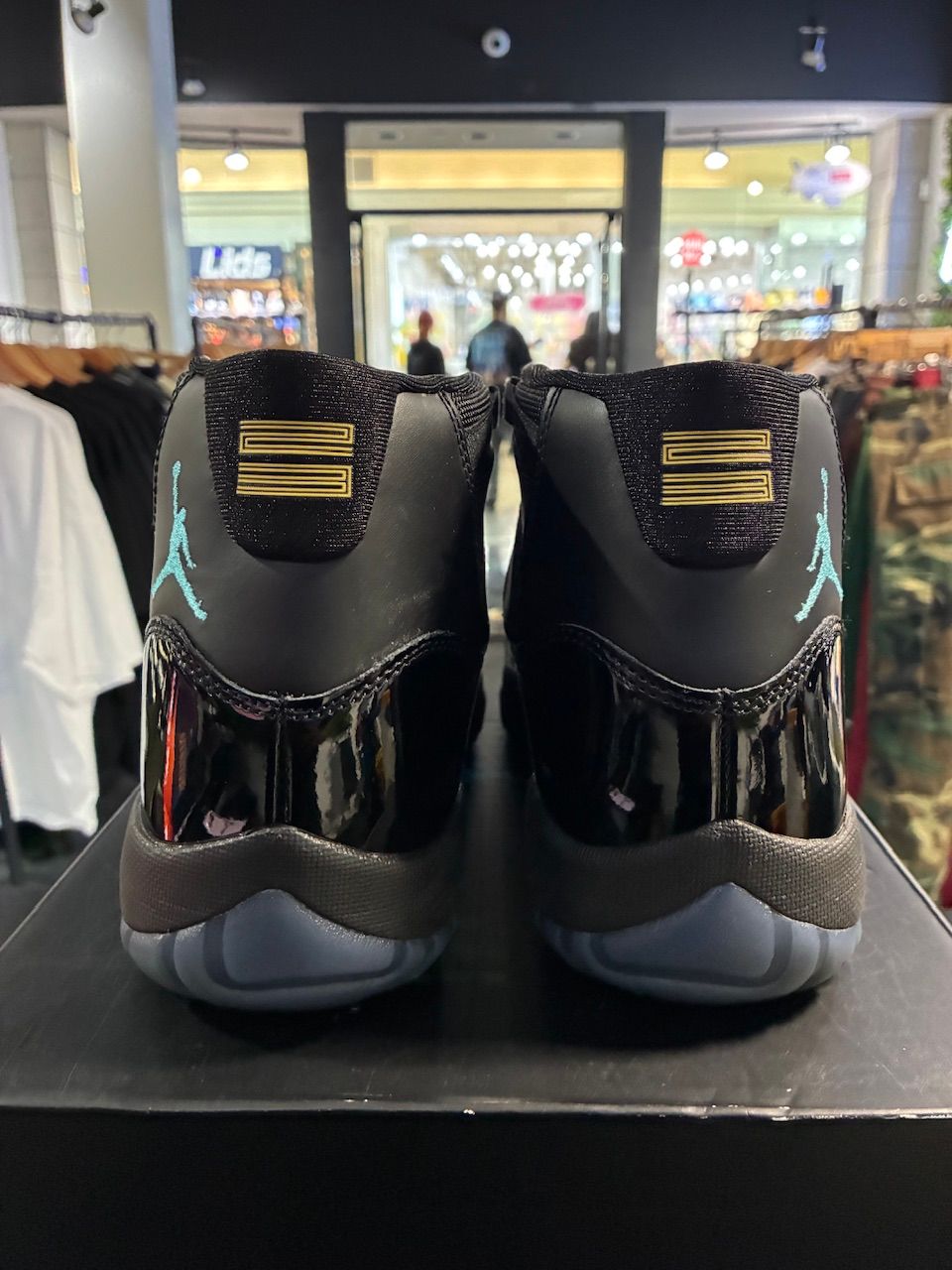 Jordan 11 Retro Gamma Blue (2025) - Used/Worn