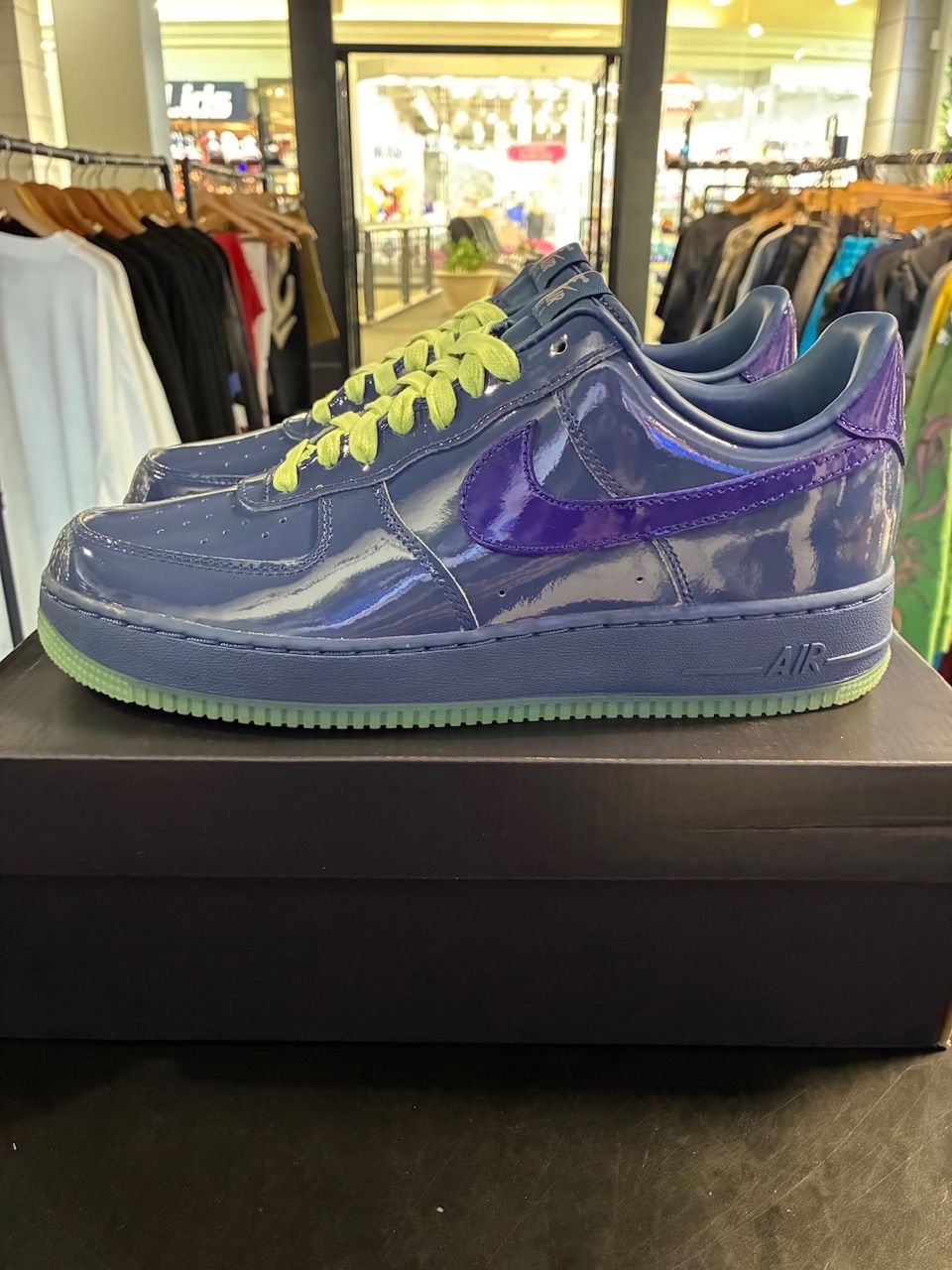 Nike Air Force 1 Low Patent Leather Mystic Navy Grape Ice - Like New
