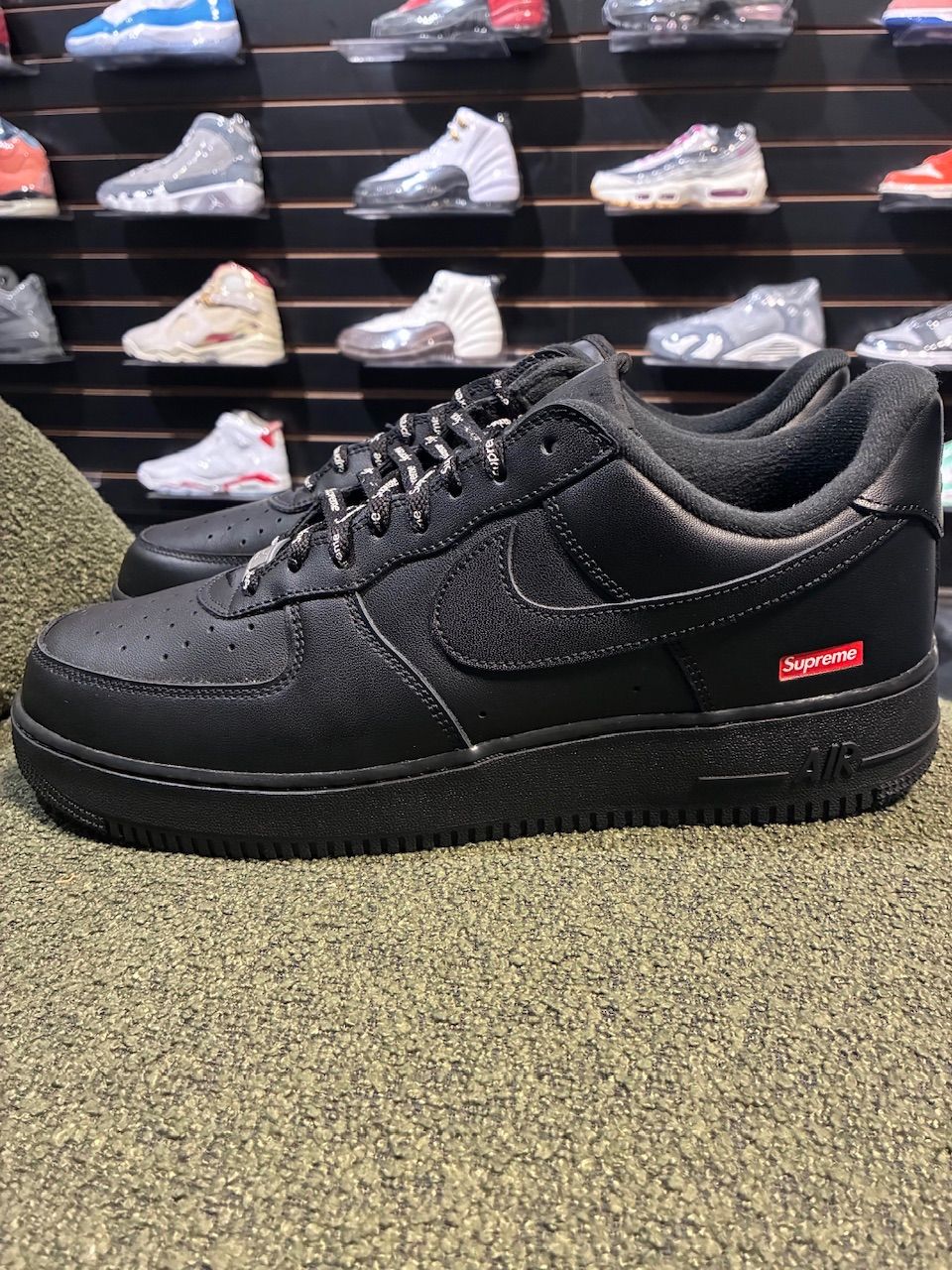 Nike Air Force 1 Low Supreme Black - No Box/Used