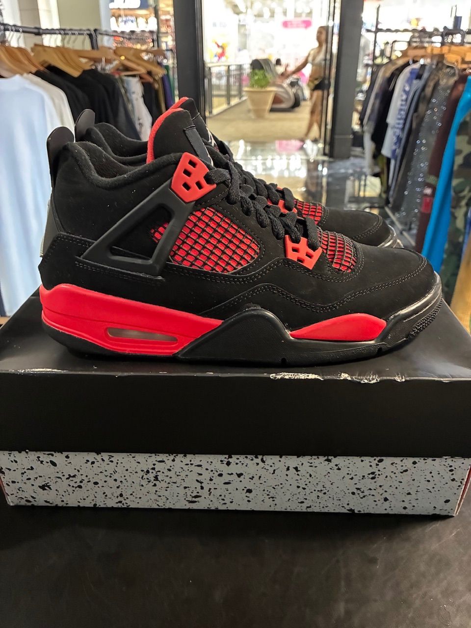 Jordan 4 Retro Red Thunder (GS) - Used/Worn