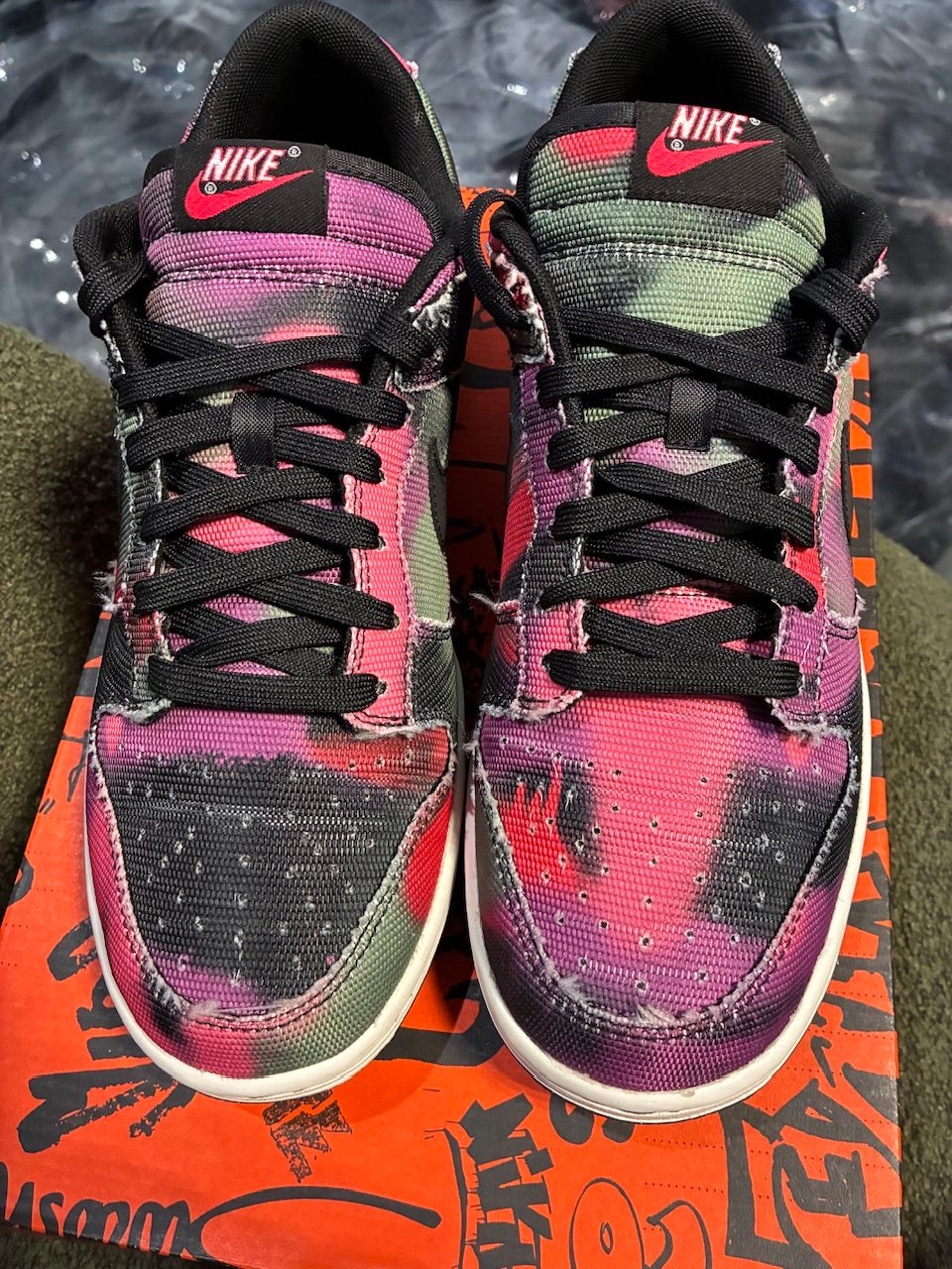 Nike Dunk Low Graffiti Pink - Used/Worn