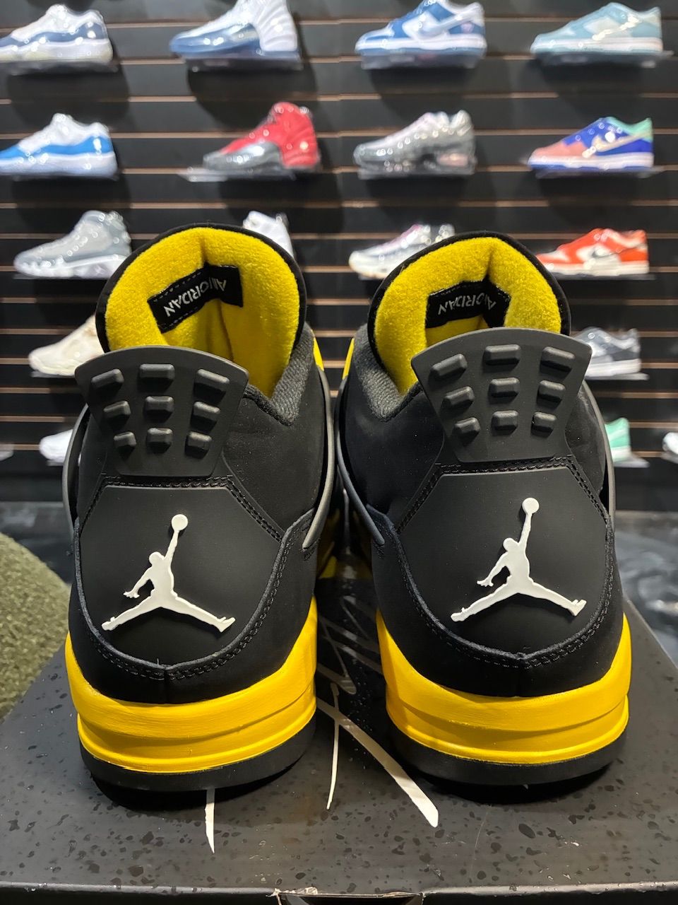 Jordan 4 Retro Thunder (2023) - Used/Worn