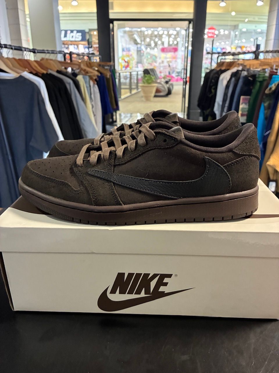 Jordan 1 Retro Low OG SP Travis Scott Velvet Brown - Used/Worn