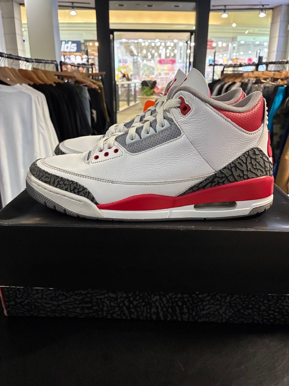 Jordan 3 Retro Fire Red (2022) - Used/Worn