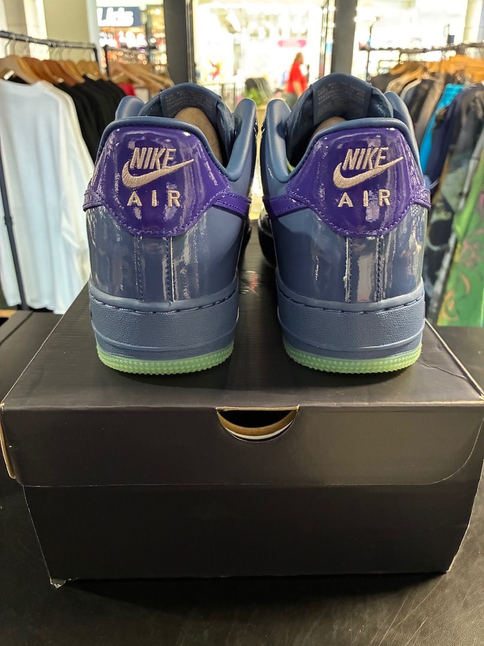 Nike Air Force 1 Low Patent Leather Mystic Navy Grape Ice - Like New