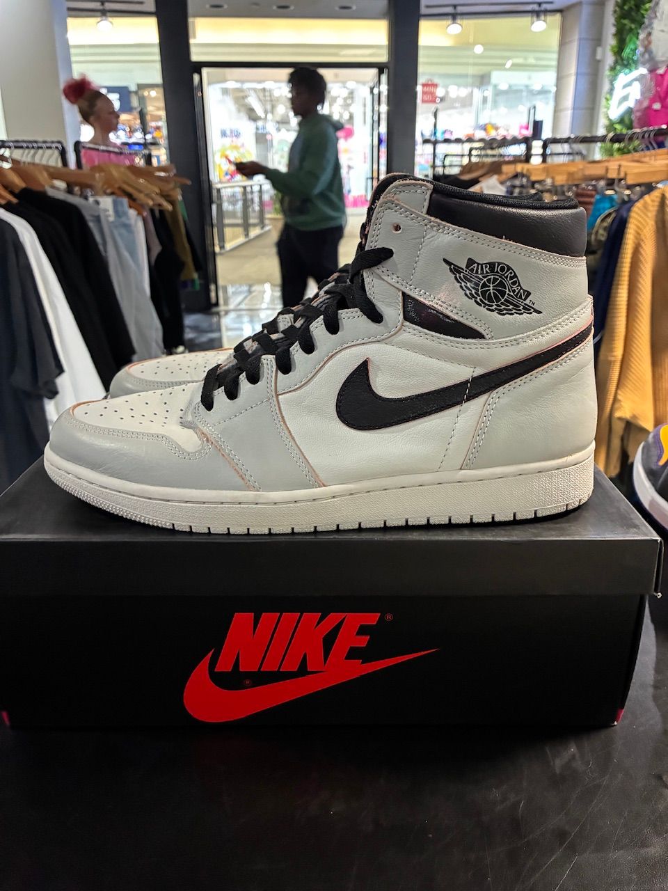 Jordan 1 Retro High OG Defiant SB NYC to Paris - Used/Worn