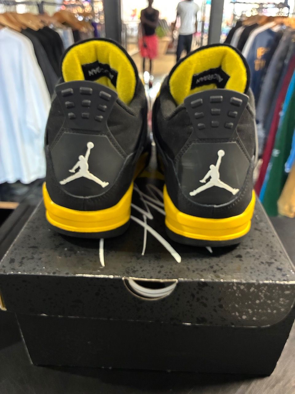 Jordan 4 Retro Thunder (2023) - Used/Worn