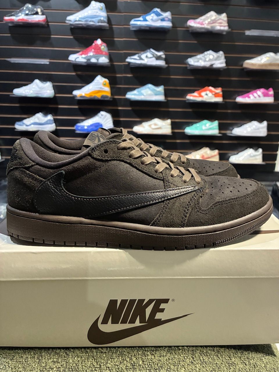 Jordan 1 Retro Low OG SP Travis Scott Velvet Brown - Used/Worn